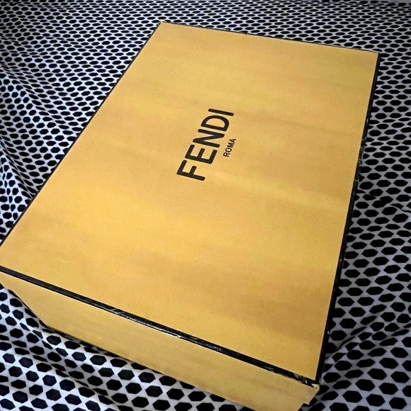 Fendi Flow 😎 men 42 (US 9) almost new! - Picture 7 of 7